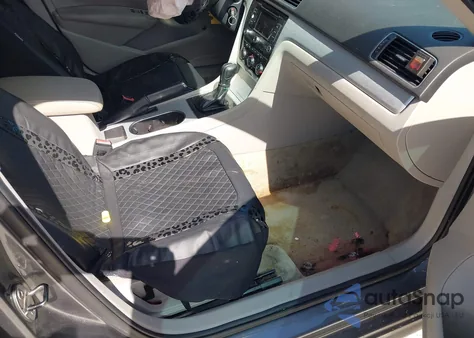 2013 Volkswagen Passat 2.5L Se из США, поврежденный, VIN 1VWBH7A39DC012622